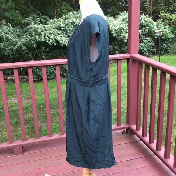 BODEN Size 14R dark green embroidered dress with cut outs - Picture 3 of 10